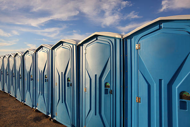 Best VIP or Luxury Restroom Trailers  in Falls City, NE